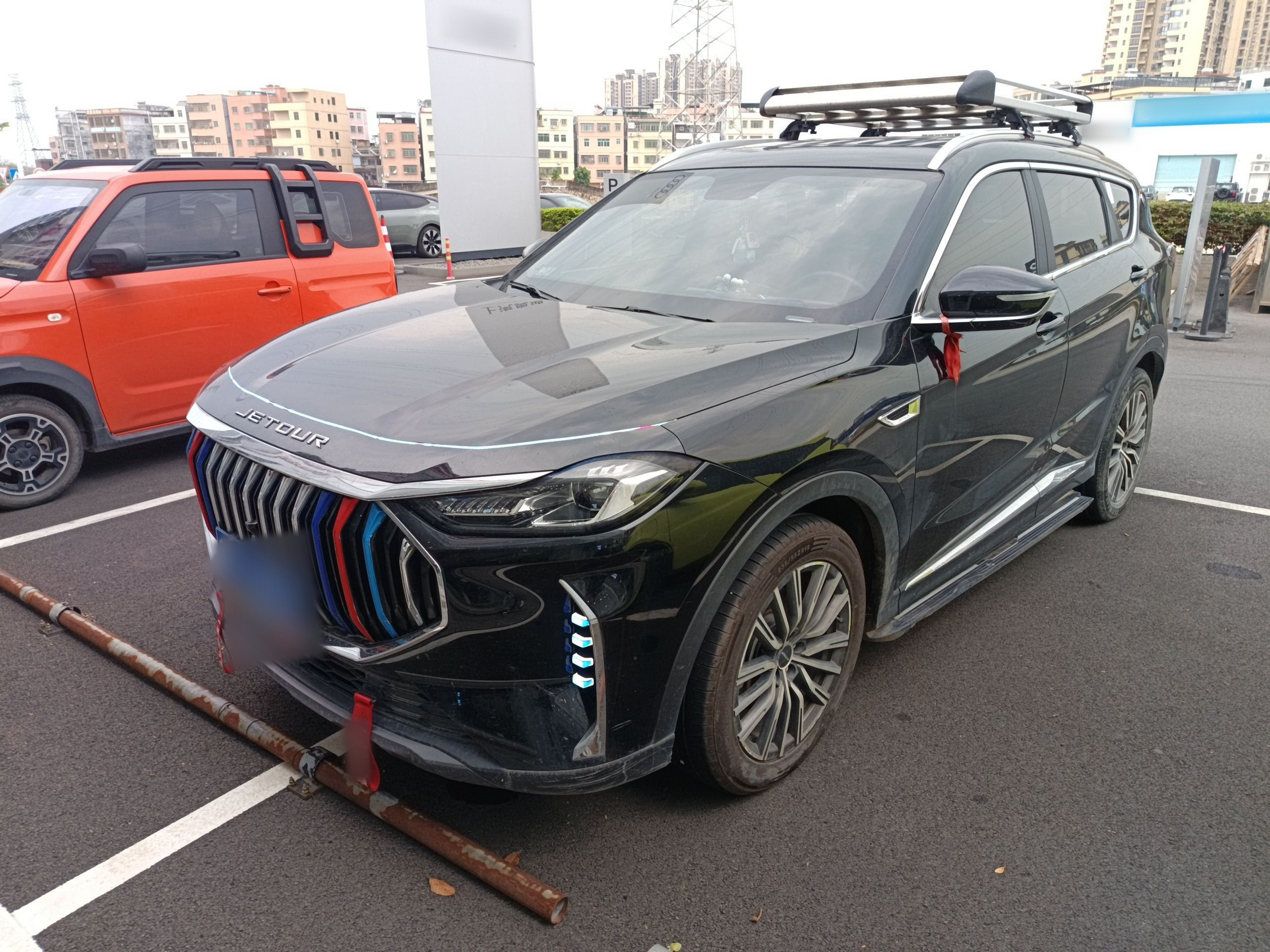 Под передней частью автомобиля