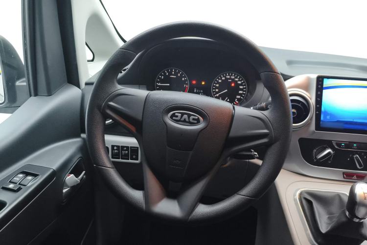 Used JAC Refine M3 2023 PLUS 1.5T 5/7-seat Classic Edition
