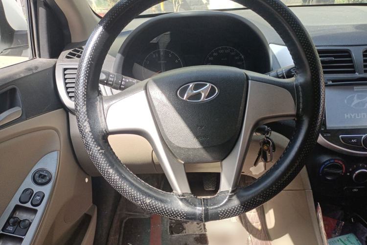 Used Hyundai Verna (older generation) 2014 1.4L Manual Smart GLS Trim
