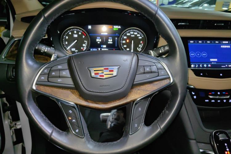 Used Cadillac XT5 2021 2.0T Four-Wheel-Drive Platinum Edition Steering Wheel