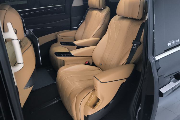 Used Denza D9 2024 DM-i 980 Four-Wheel Drive Prestige Model
