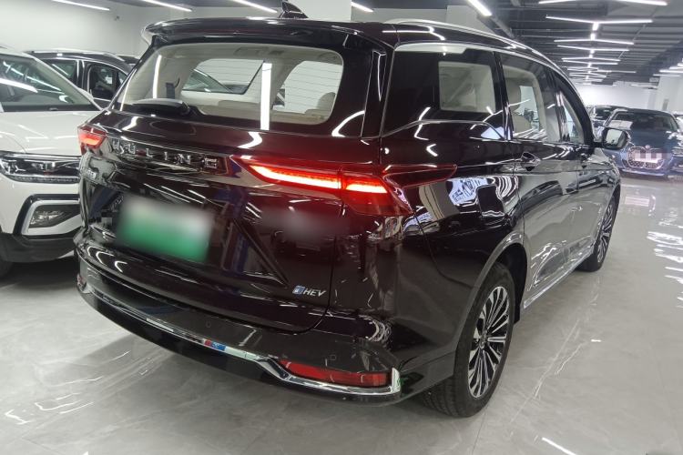 Used Wuling Victory 2023 2.0L DHT Luxury Edition
