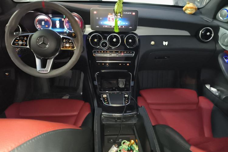 Used Mercedes-Benz GLC Coupe 2020 GLC 260 4MATIC Coupe SUV Center Console