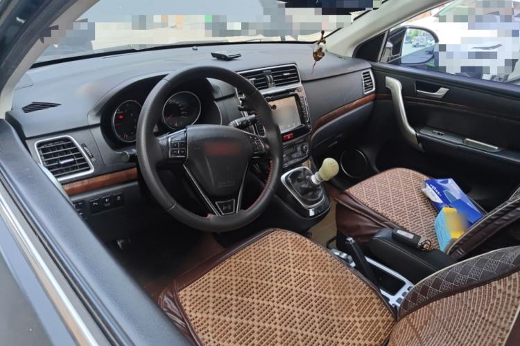 Used Haval H6 2015 Sport Edition 1.5T Manual Two-Wheel Drive Elite Model
