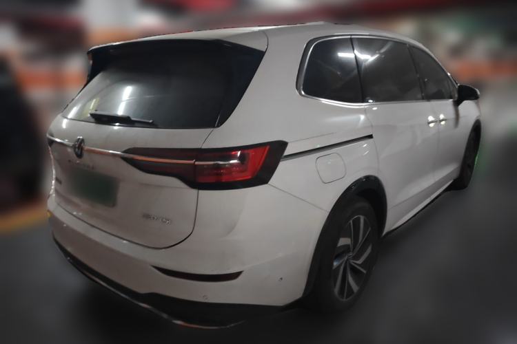 Used Volkswagen Viloran 2020 330TSI Luxury Edition Rear Right 45 Deg