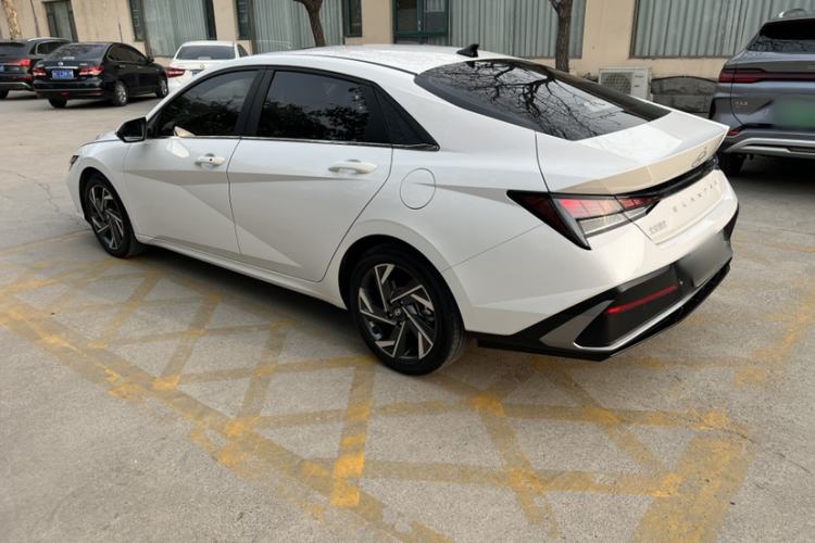 Used Hyundai Elantra 2023 1.5L CVT GLX Elite Edition
