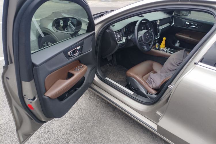 Used Volvo S60 New Energy 2022 T8 eDrive Hybrid All-Wheel Drive Smart Luxury Edition
