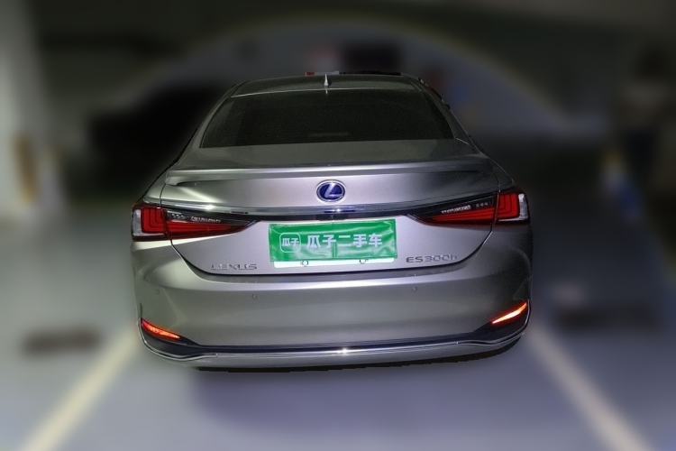 Used Lexus ES 2020 300h Premier Edition
