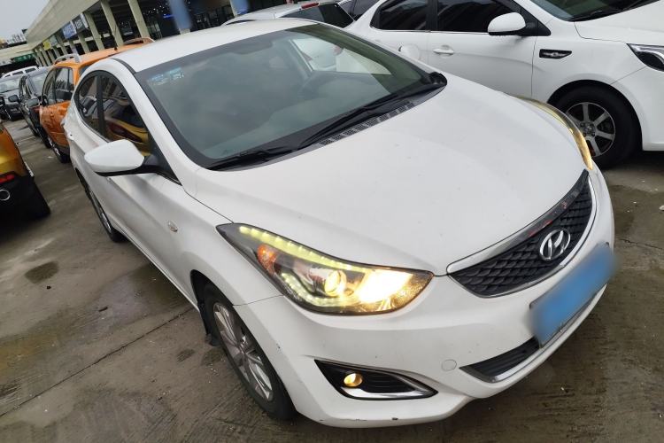 Used Hyundai Elantra (5th Generation / Langdong) 2016 1.6L Automatic Smart Version Front Right 45 Deg