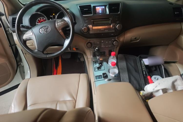 Used Toyota Highlander 2011 2.7L Two-Wheel Drive 7-Seater Luxury Edition
