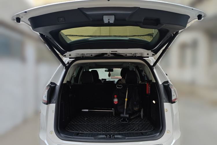 Used Ford Edge 2016 EcoBoost 245 Two-Wheel-Drive Titanium 7-Seater
