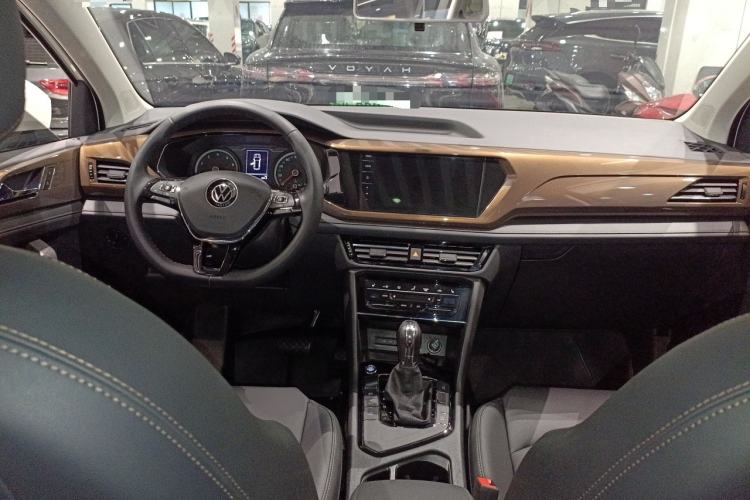 Used Volkswagen Tharu 2021 280TSI Two-Wheel-Drive Luxury Plus Edition Center Console