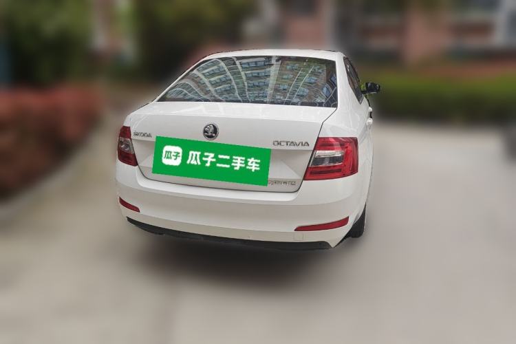 Used Skoda Octavia 2017 Classic Model 1.6L Manual Comfort Edition Rear