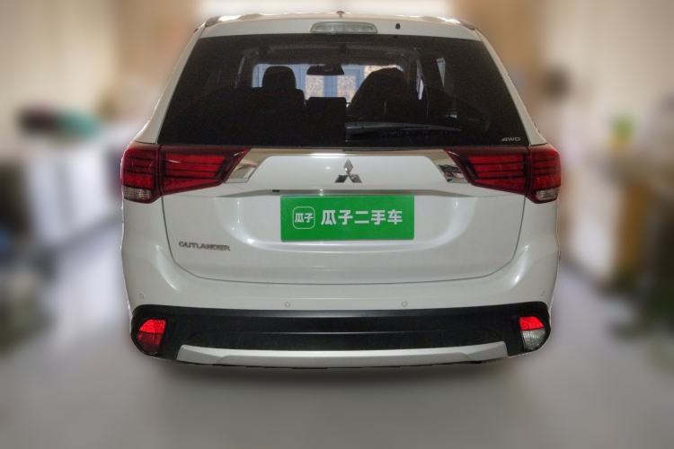 Used Mitsubishi Outlander 2016 2.4L 4x4 Elite Edition 5 Seats Rear