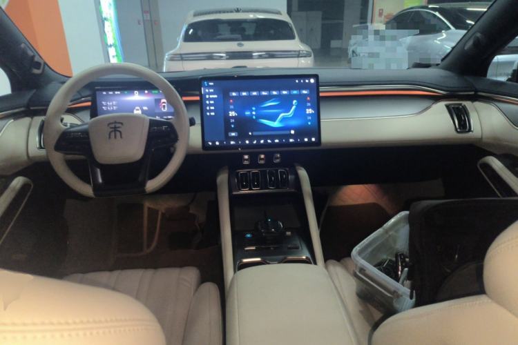 Used BYD Song L EV 2024 662 km Excellence Version Center Console