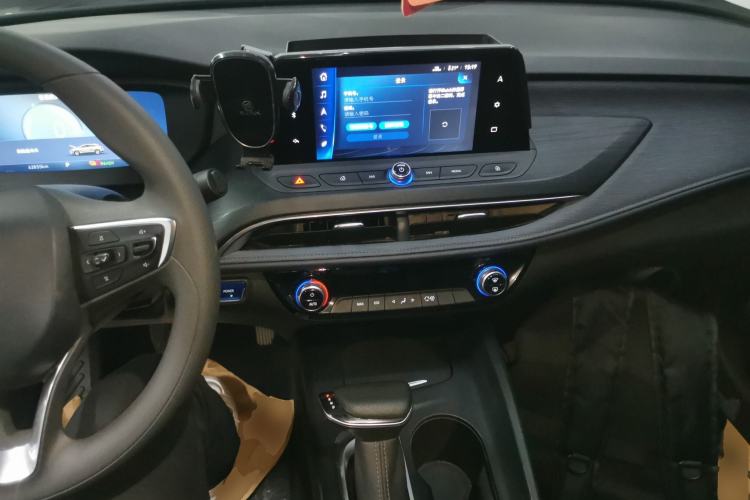 Used Buick Velite 6 2022 Connected & Shared PLUS Center Console