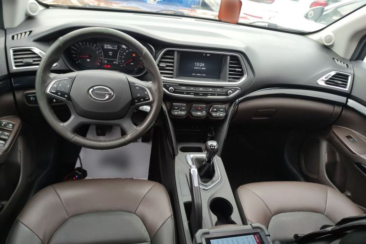 Used GAC Trumpchi GS4 2017 235T Manual Two-Wheel Drive Luxury Edition Center Console