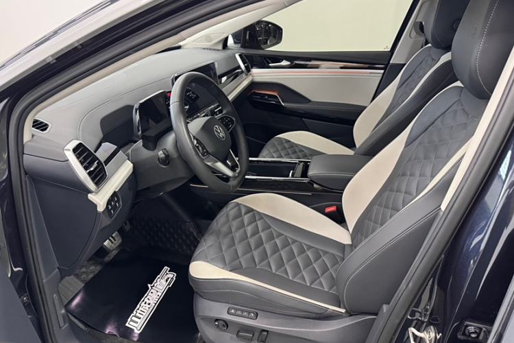 Used Volkswagen ID.6 CROZZ 2024 Facelifted PRO