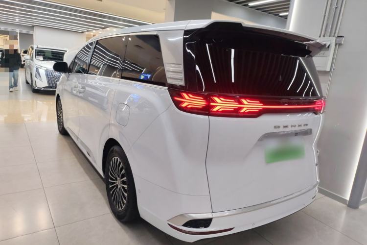 Used Denza D9 2022 DM-i 970 Four-Wheel Drive Flagship Model
