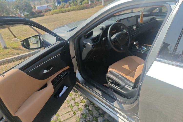 Used Lexus ES 2022 300h Excellence Edition