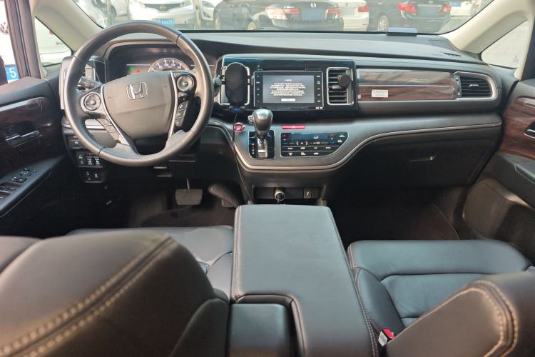 Used Honda Elysion 2016 2.4L Supreme Edition
