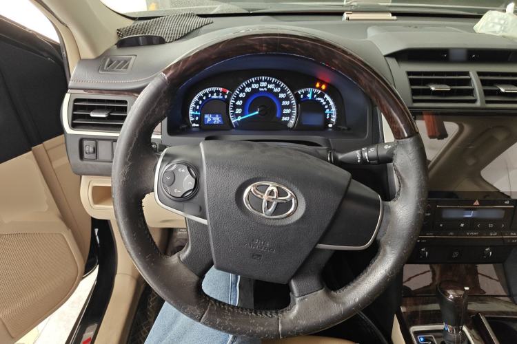 Used Toyota Camry 2016 2.0G 10th Anniversary Leading Edition Steering Wheel