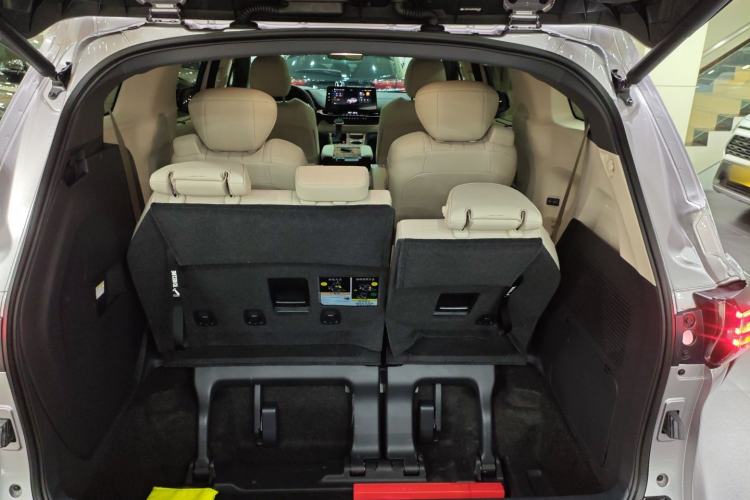 Used Toyota Sienna 2026 Model 2.5L Dual-Engine Four-Wheel-Drive Premium Edition