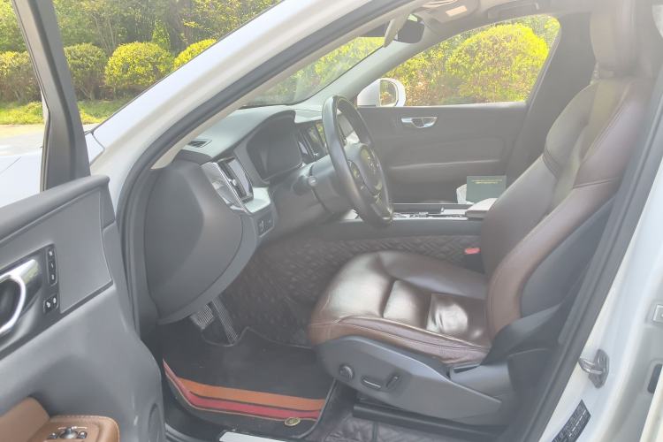 Used Volvo XC60 2019 T5 4x4 Smart Edition China V Standard Driver Seat