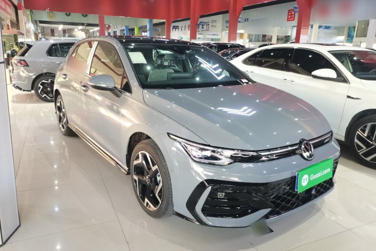 Used Volkswagen Golf 2025 Facelift 300TSI R-Line
