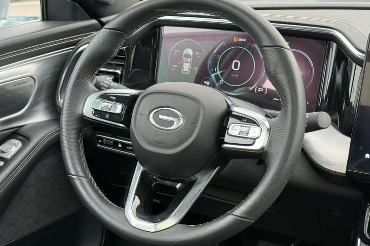 Used GAC Trumpchi GS8 2022 Flagship Series 2.0 TGDI Four-Wheel Drive Luxury Smart Connectivity Version (7 Seats)
