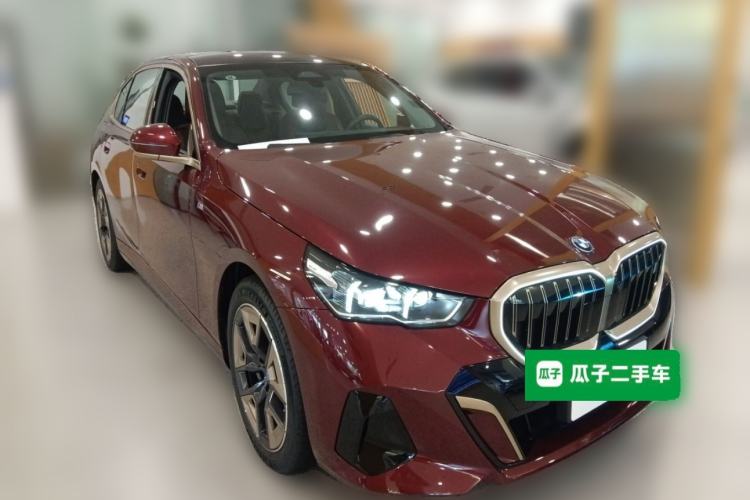 Used BMW i5 2024 eDrive 35L Luxury Model with M Sport Package Front Right 45 Deg