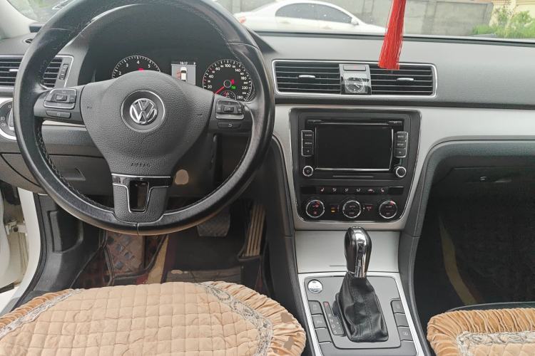 Used Volkswagen Passat 2013 2.0 TSI DSG Prestige Edition Center Console