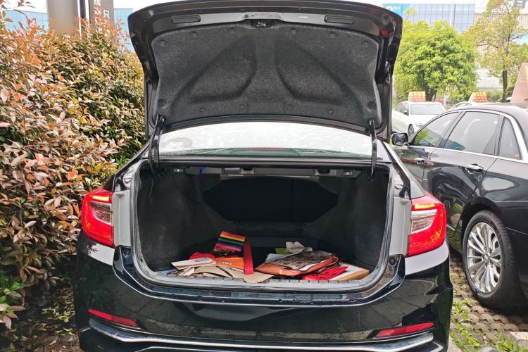 Used Honda Crider 2016 1.8L CVT Comfort Version Trunk