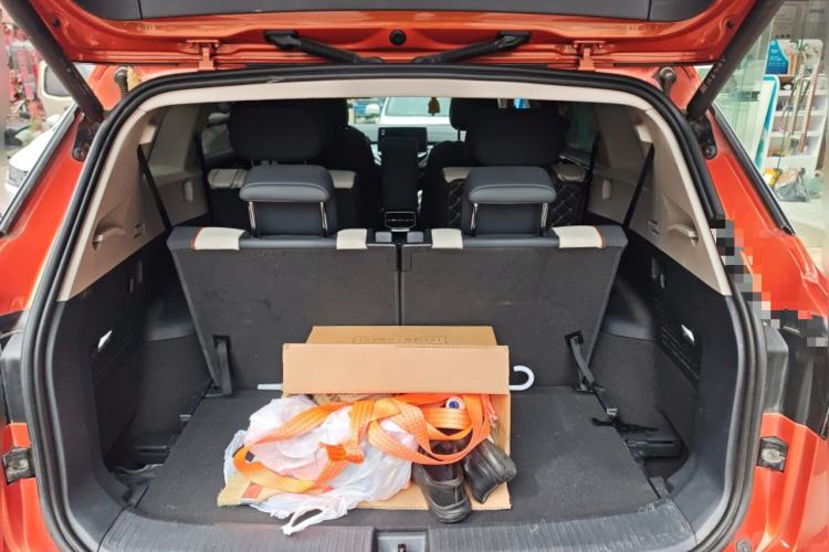 Used Volkswagen ID.6 CROZZ 2021 High-Performance PRIME Edition Trunk