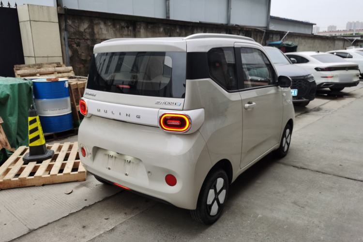 Used Wuling Hongguang MINIEV 2024 3rd Generation 215km Advanced Version
