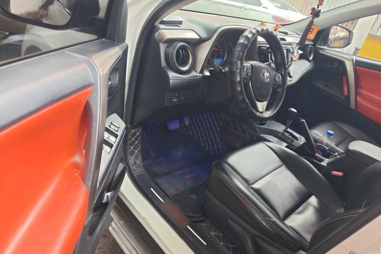 Used Toyota RAV4 2013 2.0L CVT Four-Wheel Drive Fashion Edition