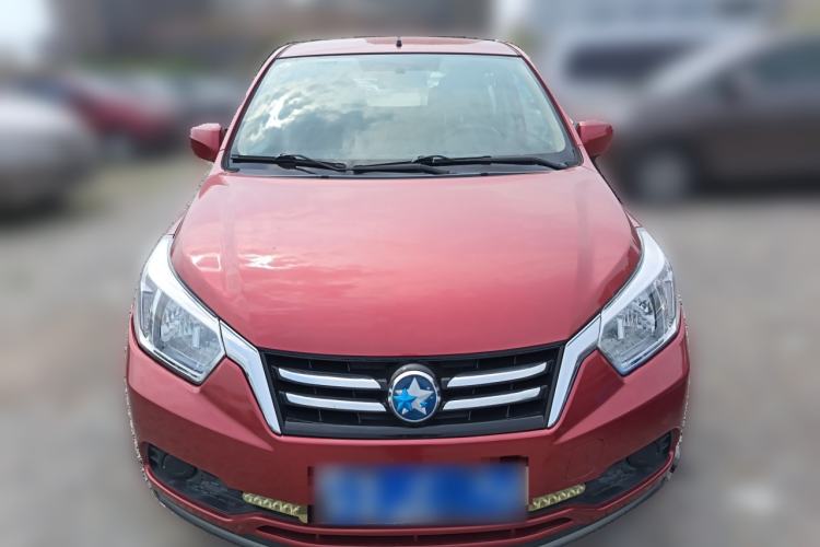 Used Venucia R50 2015 1.6L Automatic Fashion Edition Front