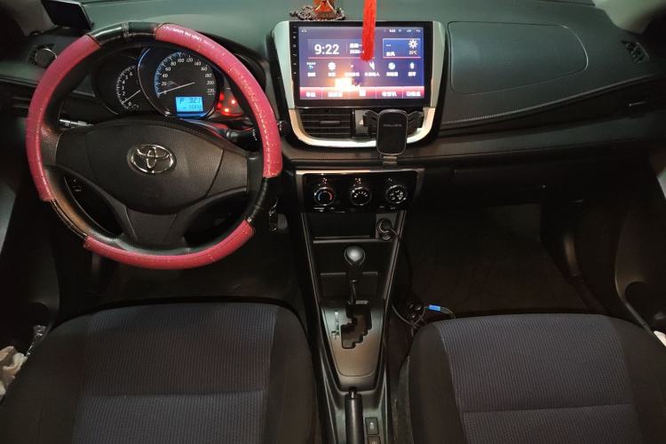 Used Toyota YARiS L Zhi Xuan 2016 Revised 1.5E CVT Charming Edition Center Console