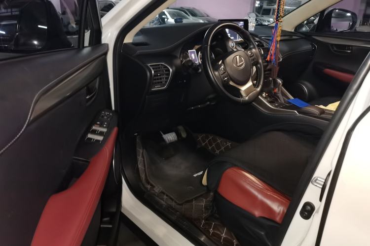 Used Lexus NX 2020 200 Front-Wheel Drive Freeline Edition China VI Standard Driver Seat