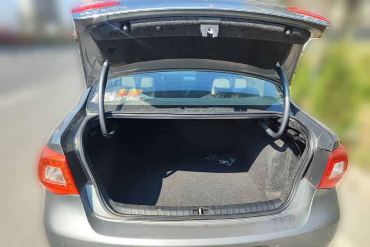 Used Volkswagen Bora 2012 1.6L Automatic Fashion Edition
