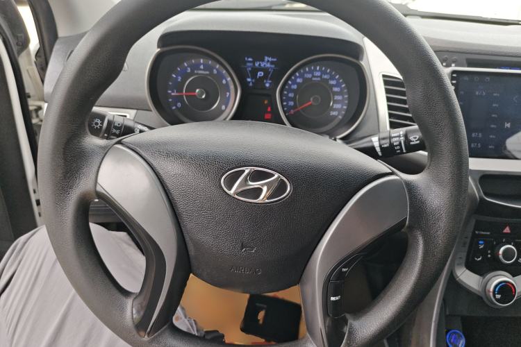 Used Hyundai Elantra (5th Generation / Langdong) 2016 1.6L Automatic Smart Version
