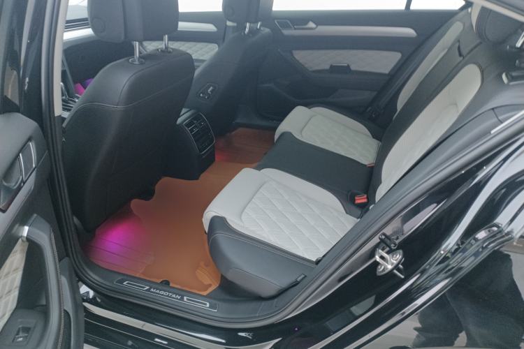 Used Volkswagen Magotan 2023 2 Million Units Commemorative Edition 330TSI DSG Luxury Version