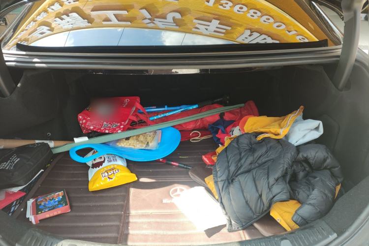 Used Mercedes-Benz E-Class 2019 E 300 L Sporty and Stylish Model