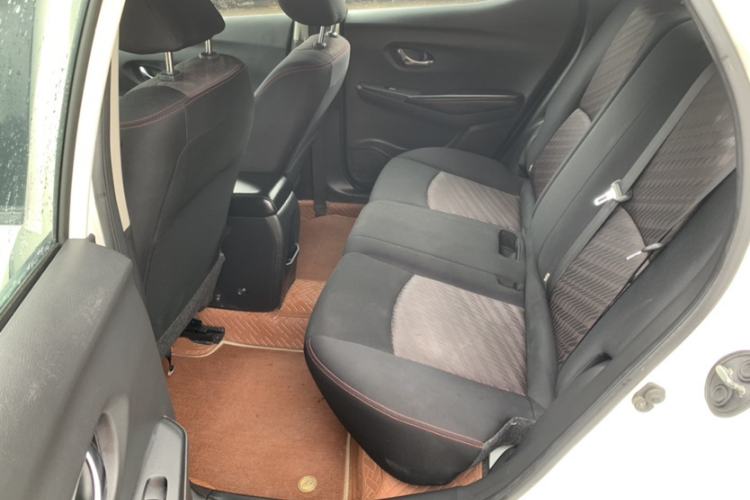 Used Nissan Lannia 2016 1.6L Manual Cool Edition
