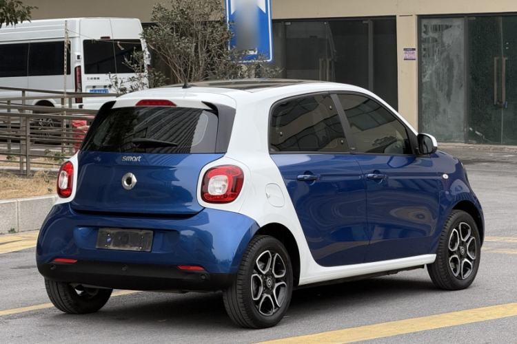 Used smart forfour 2018 0.9T 66 kW Pioneer Edition
