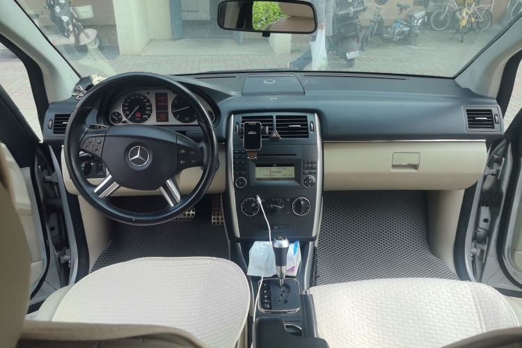 Used Mercedes-Benz B-Class 2009 B 200 Fashion Model Center Console