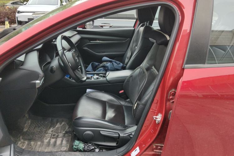 Used Mazda 3 Axela 2020 1.5L Automatic Luxury Version Left Front Seat