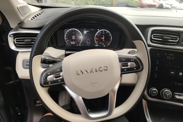 Used Lynk & Co 01 2017 2.0T Two-Wheel Drive Zhaopu Version
