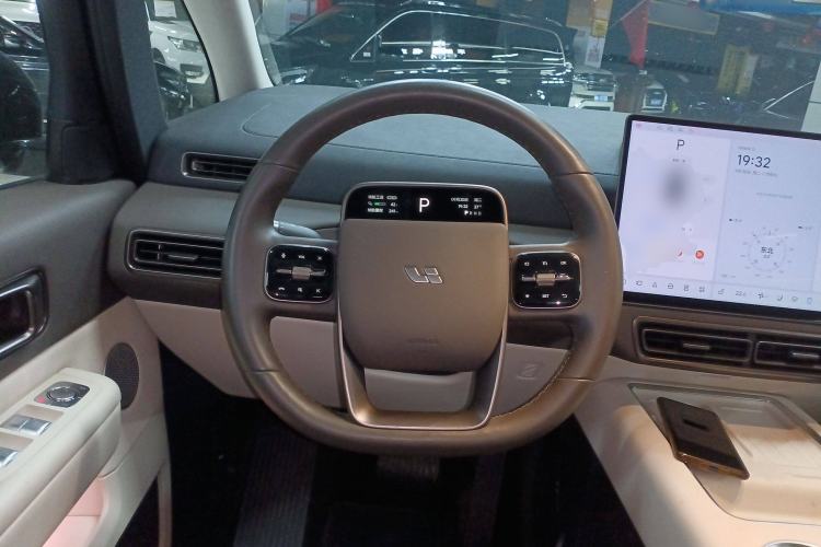 Used Li Auto MEGA 2024 Ultra Model
