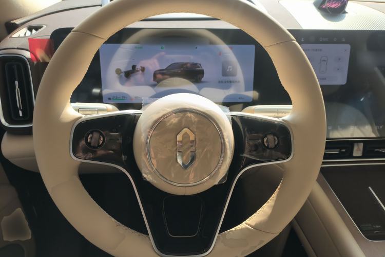 Used Hima AITO M9 2025 Extended-Range Ultra Version 52 kWh 6-Seater
